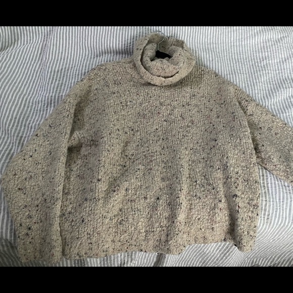 Turtle neck sweater - Picture 2 of 2